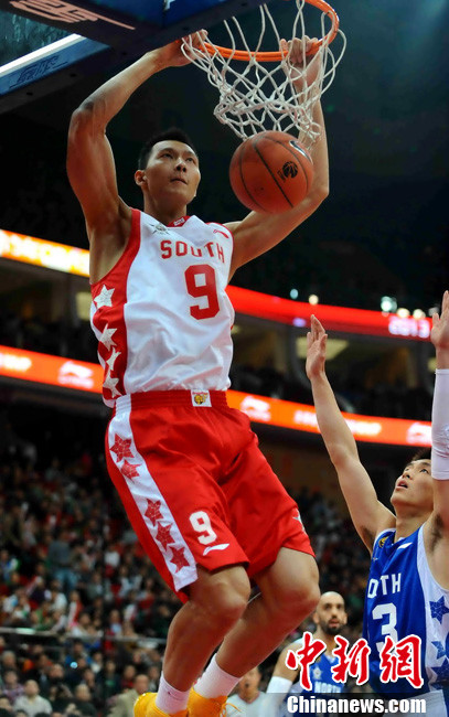 雷霆险胜新疆队，易建联关键制胜