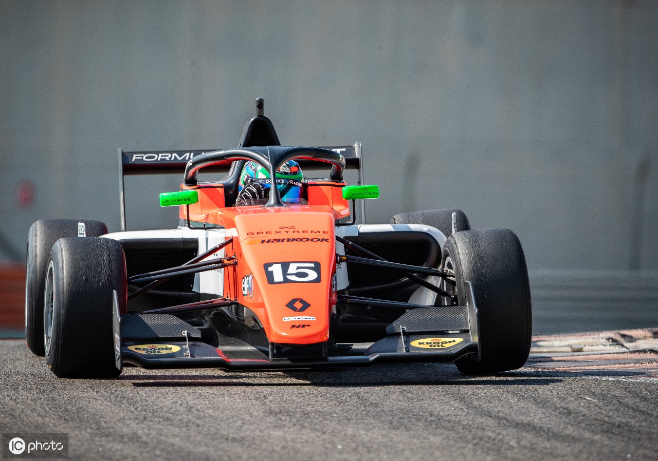 雷诺车队逆转红牛二队，阿隆索关键制胜