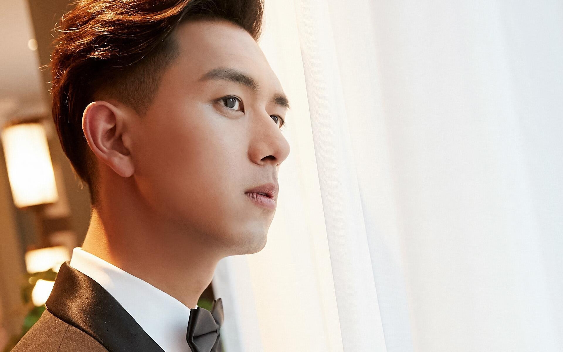 跨界里程碑，西决生死战之夜，若日尼奥的足球荣耀照亮篮球场