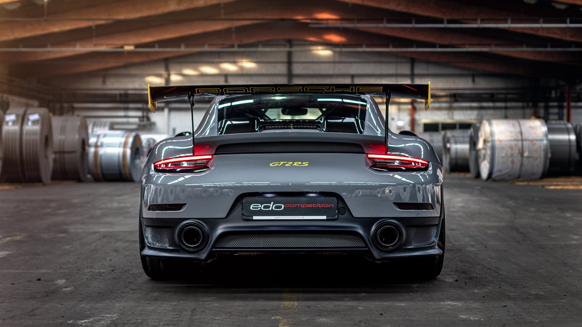 看,冰岛人正在表演如何在足球场执行NBA战术