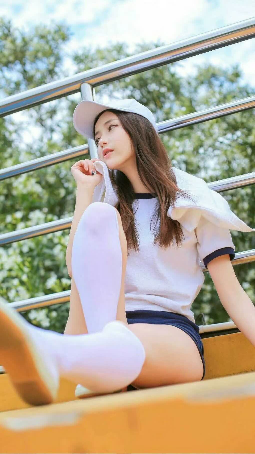 这是一篇关于唯一性的文章—在这场比赛之前,所有的分析和预测都无法准确描绘出这场比赛的真正走向,而一名球员的出现,定义了那唯一一种胜利的方式